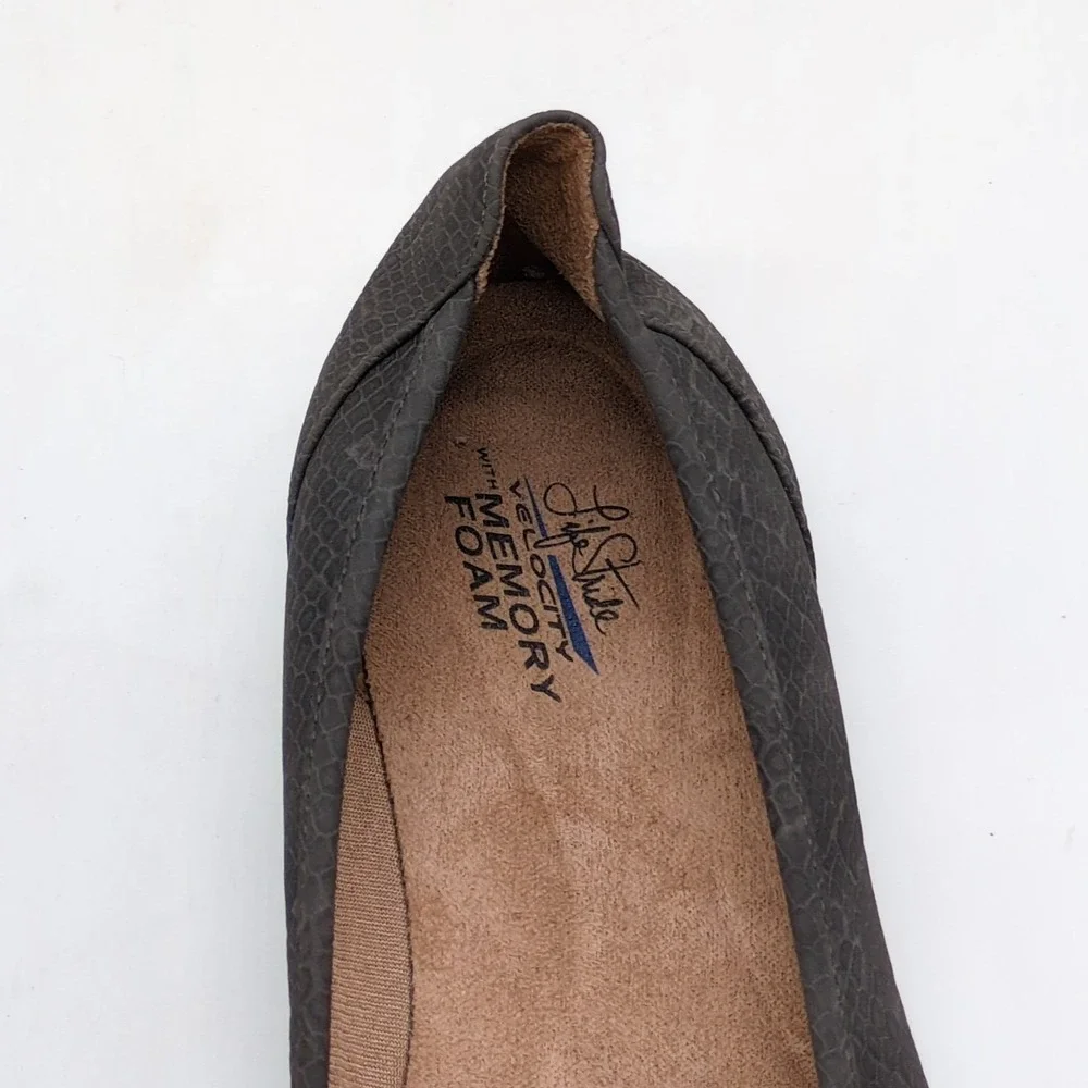 Life Stride Shoes Womens Haylee Gray 7 Wide Ballet Flats Snakeskin Memory Foam